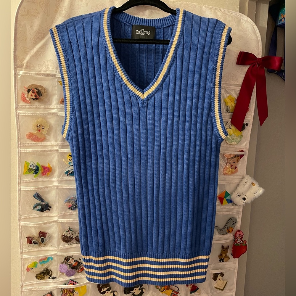 Collectif blue sweater vest